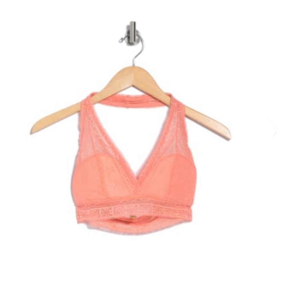 🛑CLEARANCE‼️ 🆕 FRENCH AFFAIR Lace Halter Molded Cup Bralette peach
